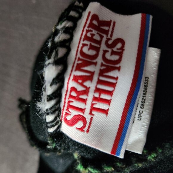 Stranger Things Camouflage Beanie Toque Hat Adult OS - Picture 3 of 4